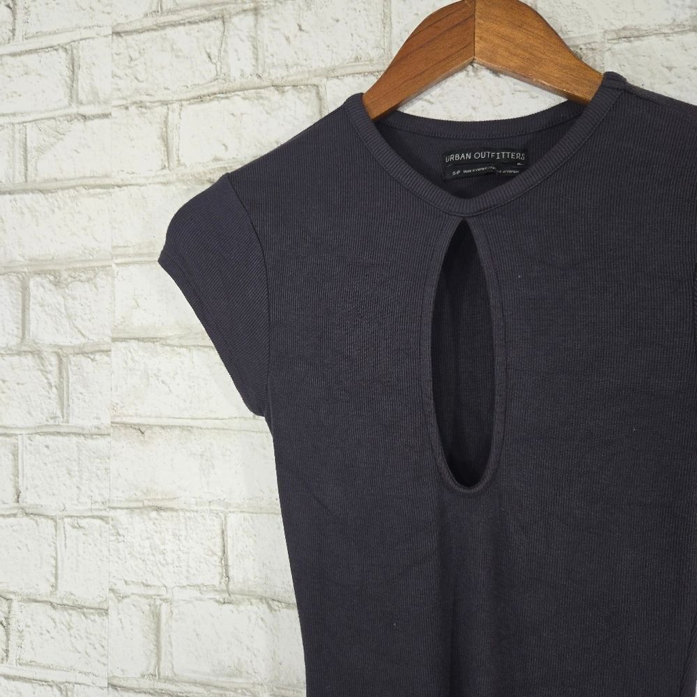 Urban Outfitters open front short sleeve top - Picture 5 of 12